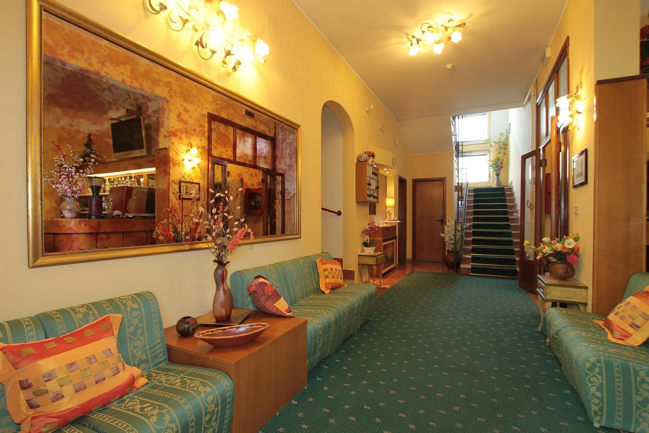 Hotel Vera Marina di Massa Luaran gambar