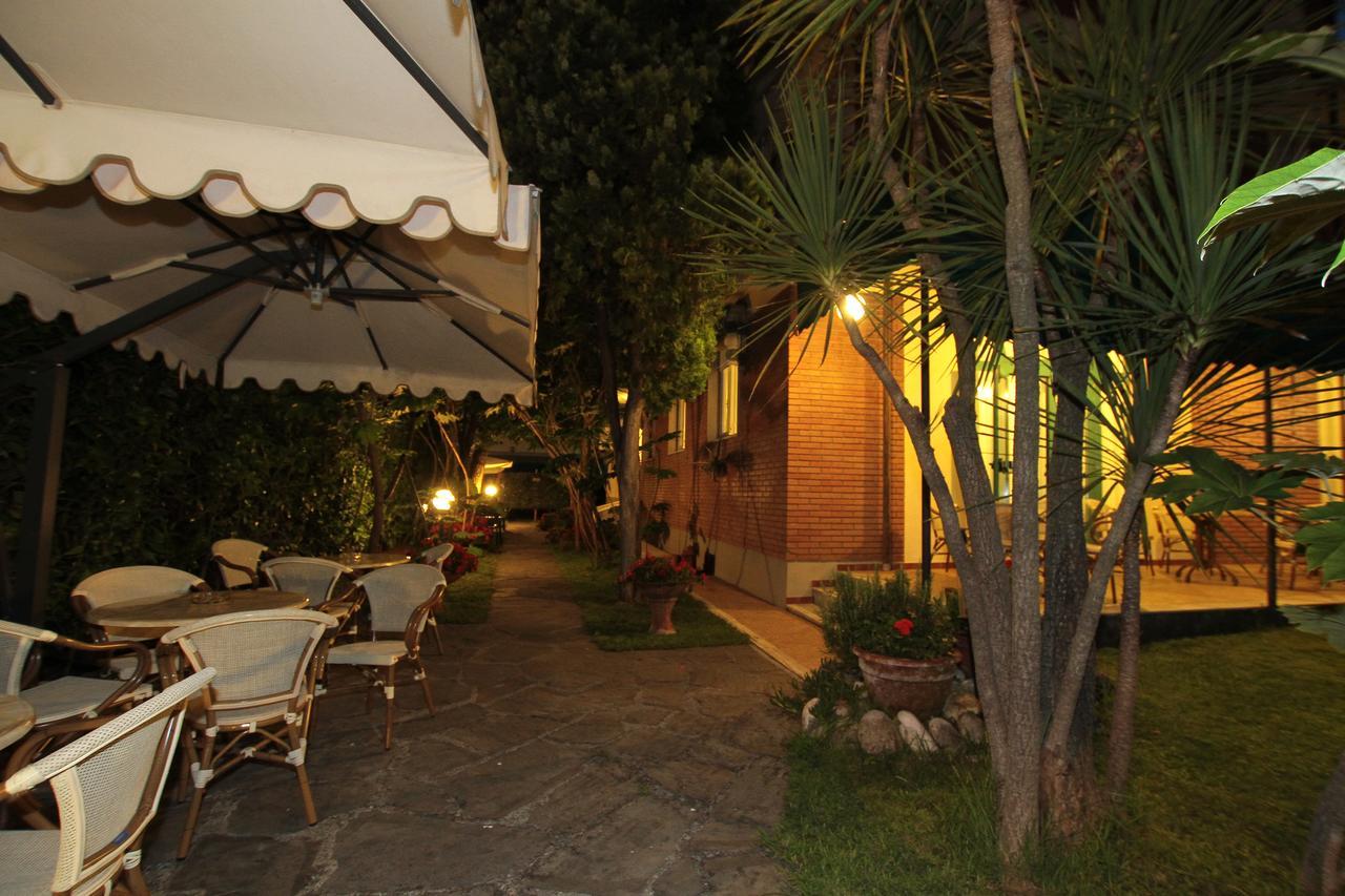 Hotel Vera Marina di Massa Luaran gambar